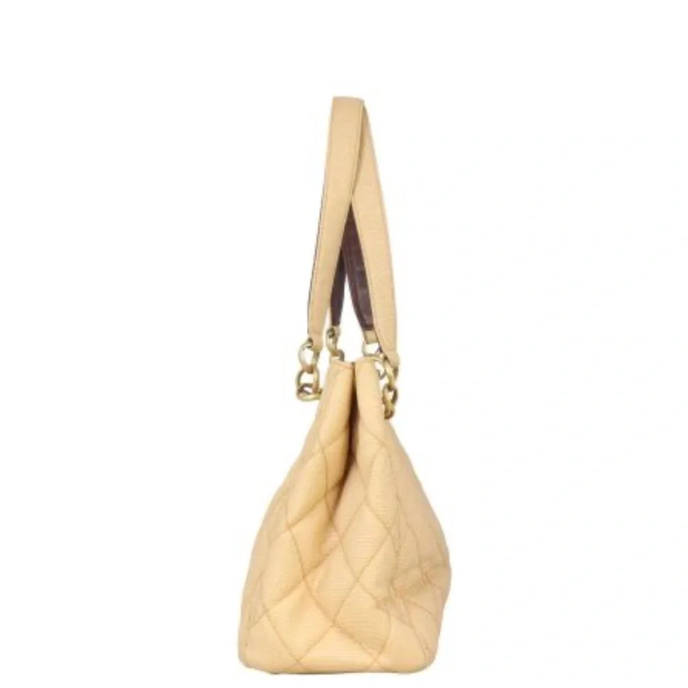 CHANEL feminine practical